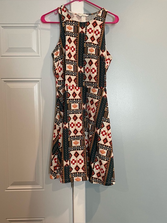H&M Dresses & Skirts - H&M Geometric Aztec Print Fit and Flare Dress Size Medium